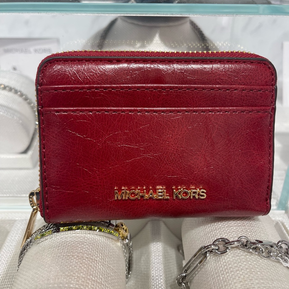 MICHAEL KORS Jet Set Medium Distressed Zip Around Card Case
Cherry 
NWT - Picture 3 of 16